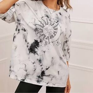 Women's Black and White Tie-Dye Sun Graphic Top